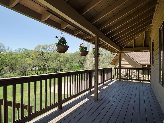 3rd image of 2061 Arroyo Vista Way