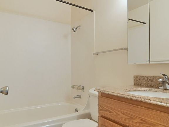 3rd image of 1437 High St APT 4