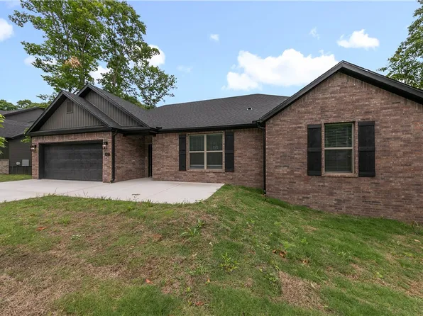 3 Kent Dr, Bella Vista, AR 72714