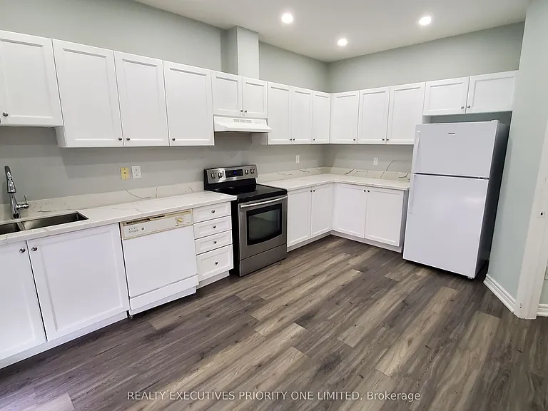 18 Ed Quigg Way #UPPER FLOOR — Photo 3