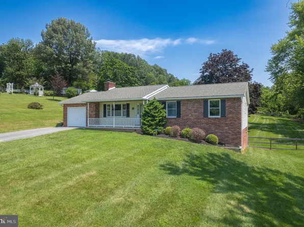 1876 Snydersburg Rd, Westminster, MD 21157