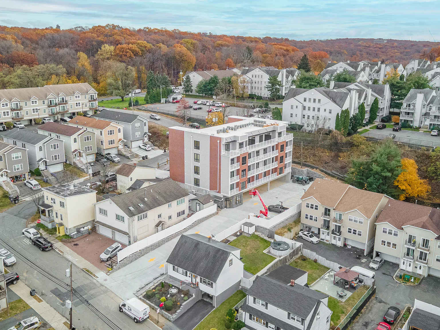 2 bed, $2,550 — Photo 2