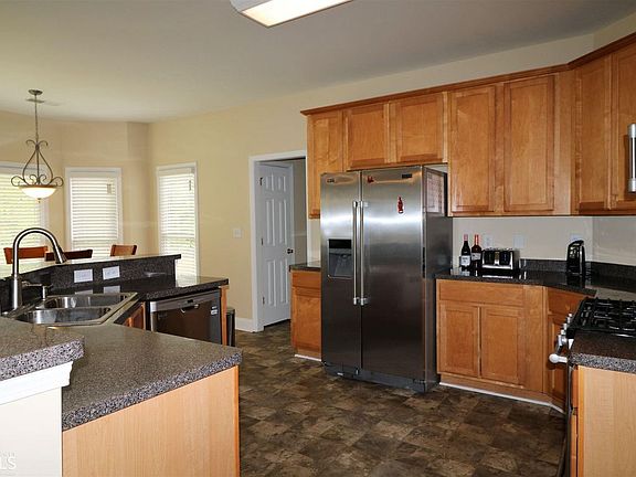 3rd image of 2987 Montview Dr SW