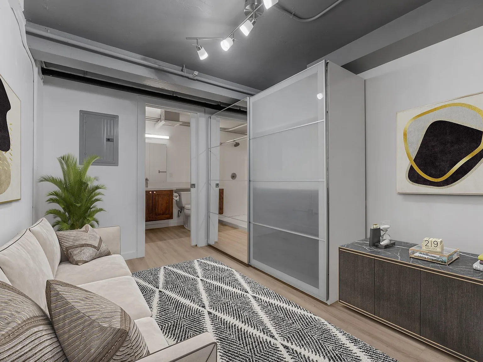 401 Harvard | Modern Apartments in the Heart of Capitol Hill — Photo 4