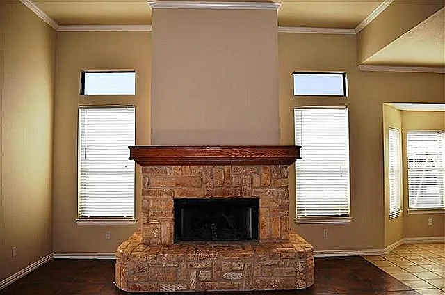 114 Clyde Dr — Photo 3