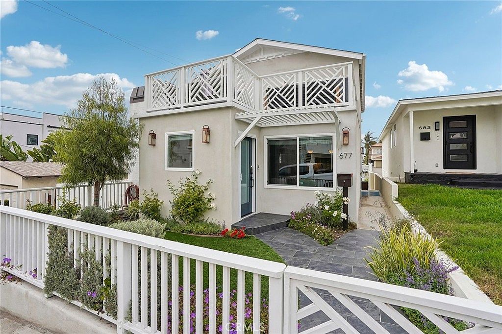 677 5th St, Hermosa Beach