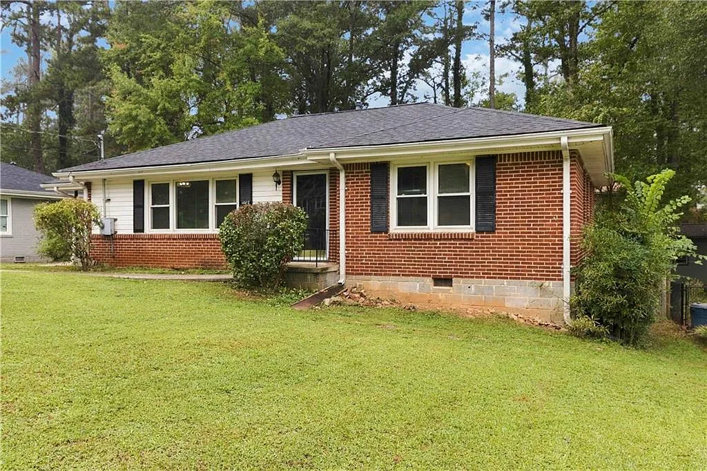 3 bed, 1.5 bath, 1220 sqft, $1,650 — Photo 1