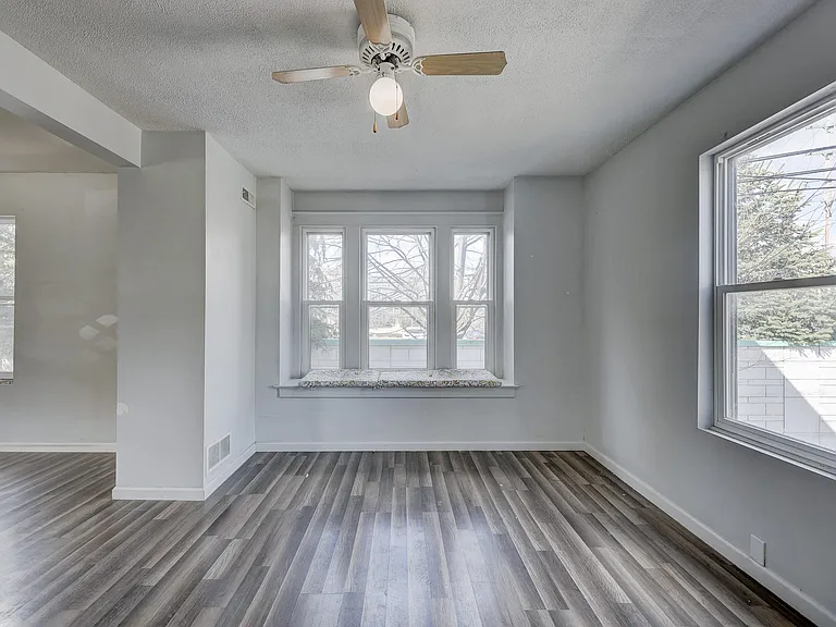 813 S Center St — Photo 25