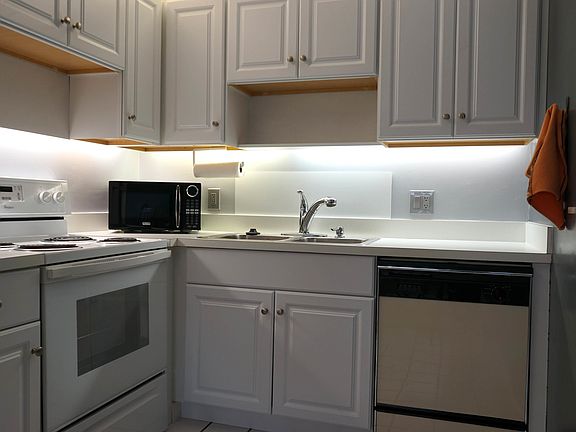 3rd image of 1225 NW 21st Street #3005