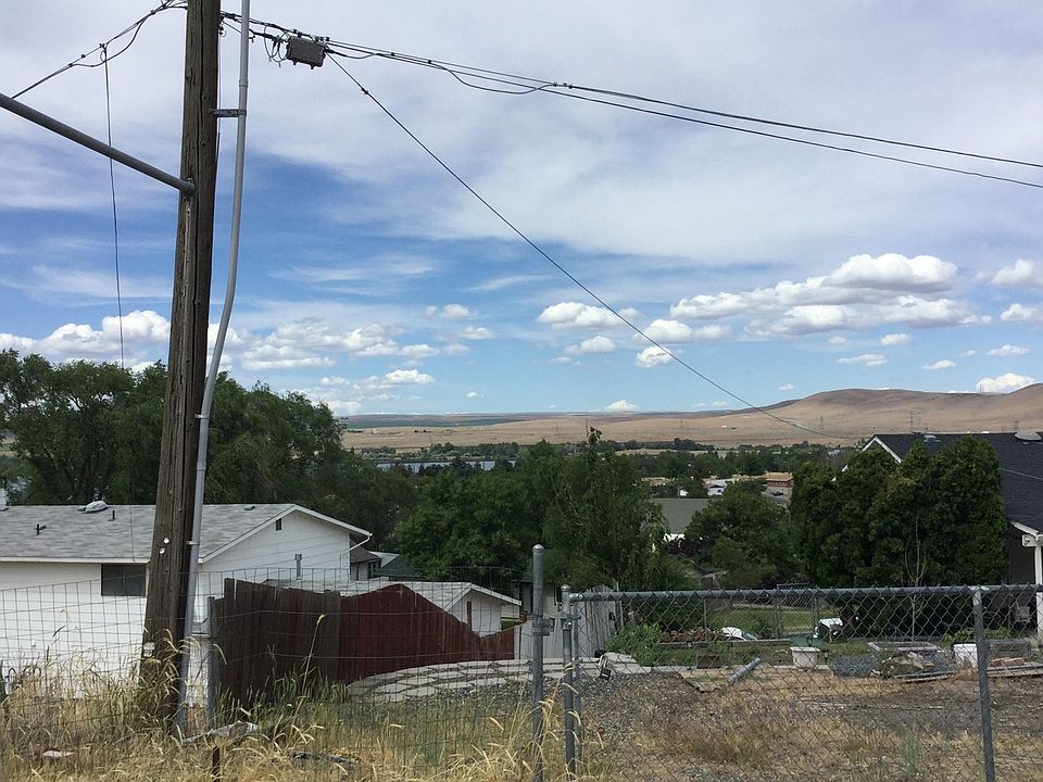 2nd image of 1158 River View Ln