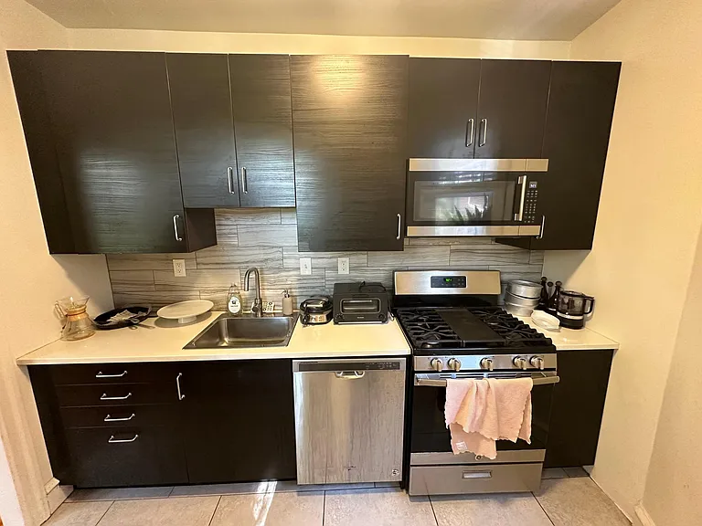 812 Pine St #2 — Photo 2