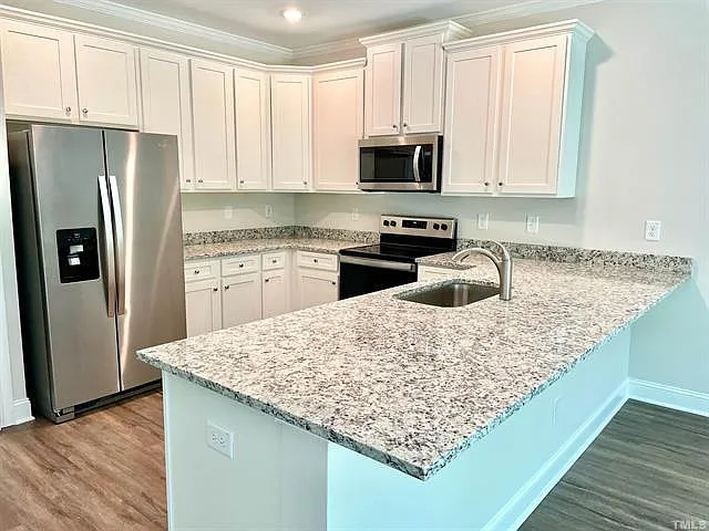 6920 Eddy Point Ln — Photo 8