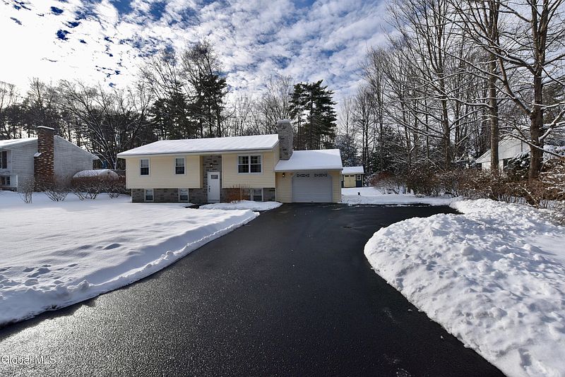 2nd image of 7 White Pine Lane