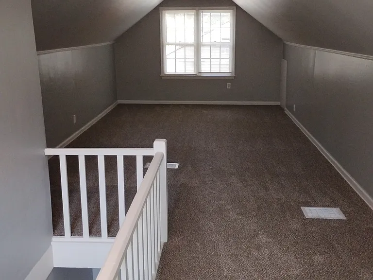 4325 N Olney St — Photo 32
