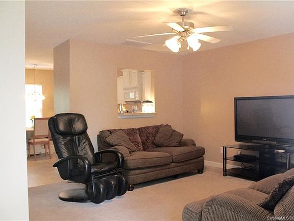 2nd image of 7641 Lady Liberty Ln #11