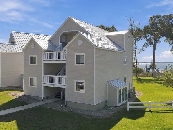89 Country Club Drive #c-3, Minnesott Beach, NC 28510