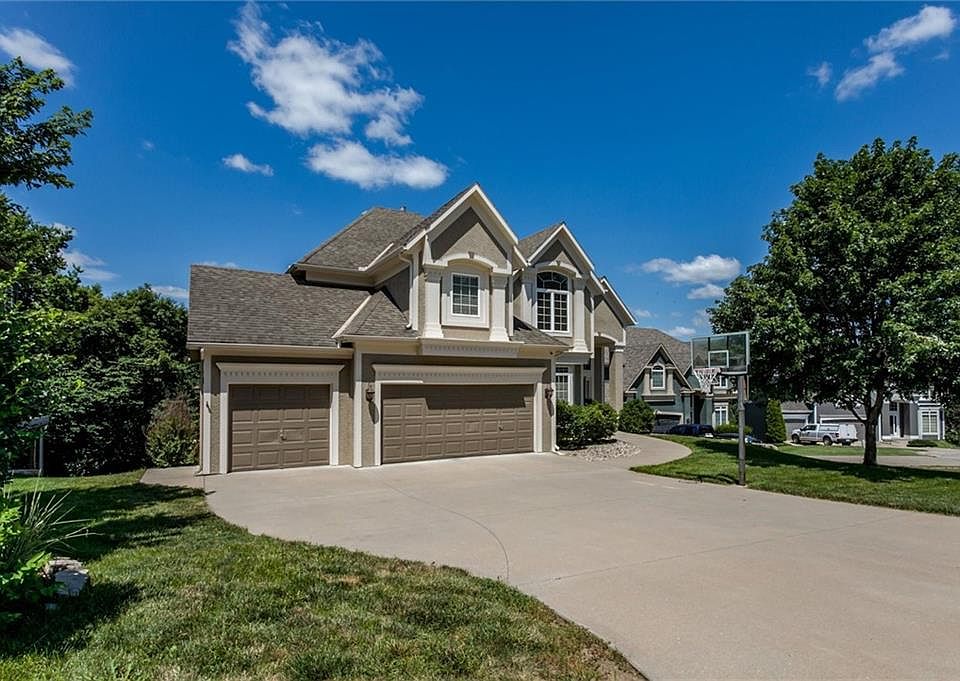 5818 NE Timber Hills Dr, Lees Summit, MO 64064 | Zillow