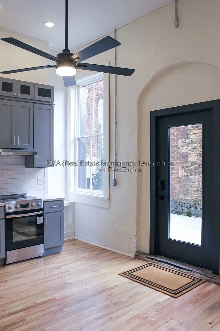 1 bed, 1.0 bath, 400 sqft, $1,100 — Photo 3