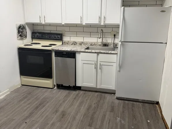 Indian Hills Apartments, 1455 McPherson Ave APT 19, Council Bluffs, IA 51503