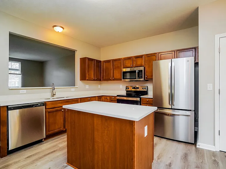 5333 Winchester Cathedral Dr — Photo 10