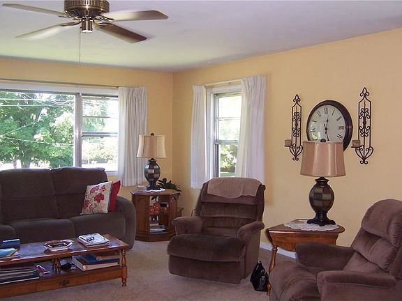5th image of 200 Laursen Dr