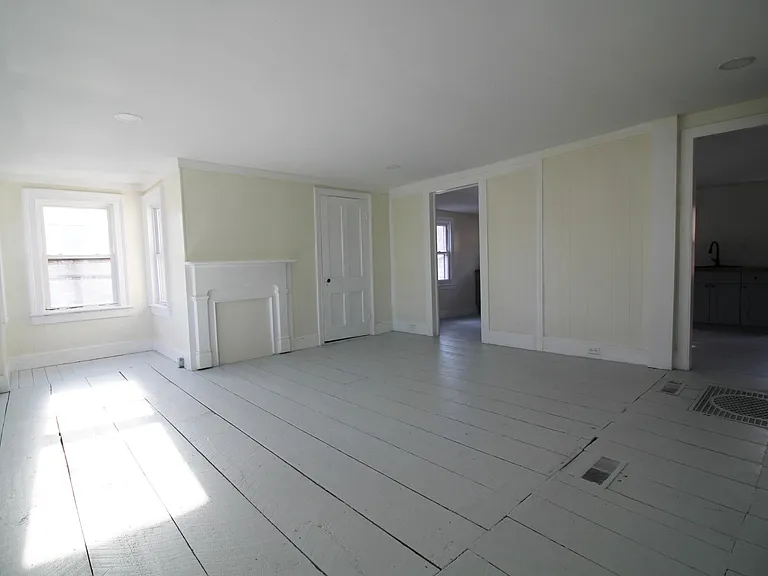 165 W Main St #2 — Photo 4