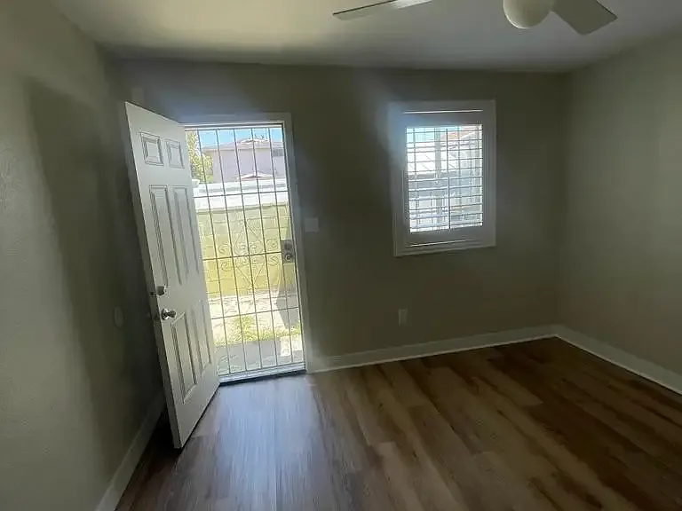 9702 Redfern Ave — Photo 1