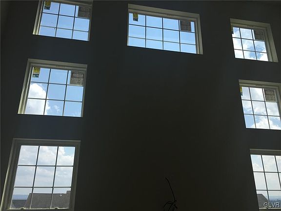 3rd image of 258 Danbury Ave