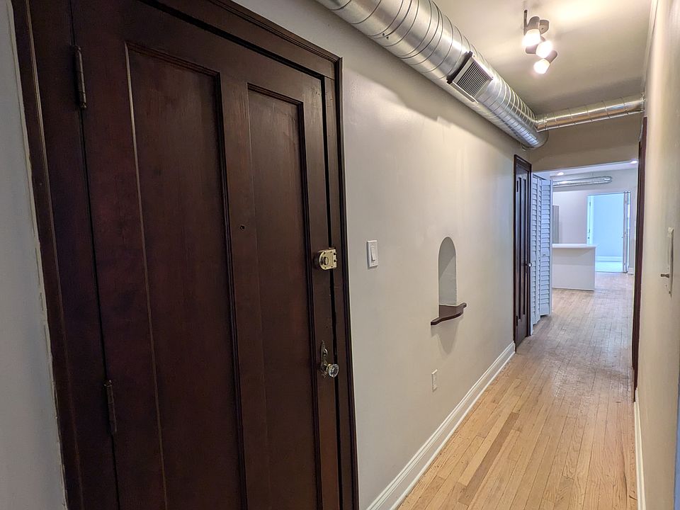 1st image of 4048 N Mozart St #1