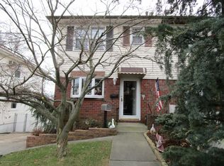 30 Mobile Ave, Staten Island, NY 10306