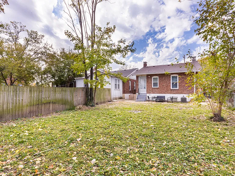 2262 Yale Ave — Photo 19