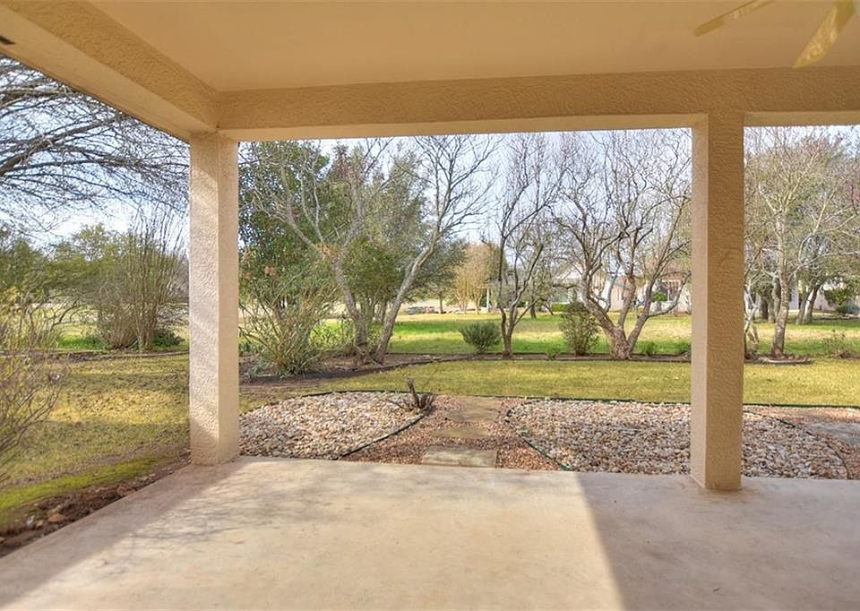 1st image of 108 Cobb Cavern Dr