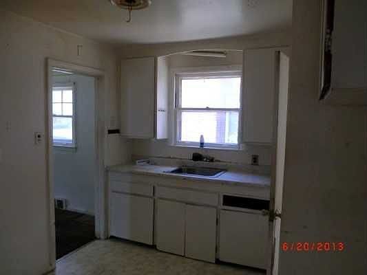 2nd image of 16154 Lauder St