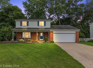 3312 Ashley Dr, Orion, MI 48359