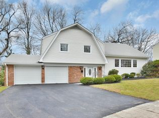 625 Cadmus Ct, Teaneck, NJ 07666