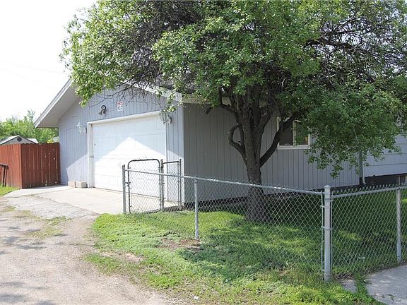 4th image of 704 Hillview Ln