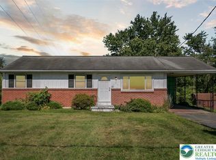 145 Sweet Arrow Lake Rd, Pine Grove, PA 17963