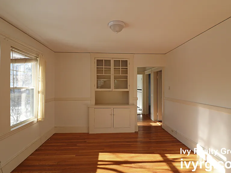 52-54 Maplewood St #52 — Photo 8