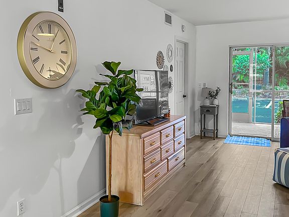 4th image of 509 Roma Ct APT 103