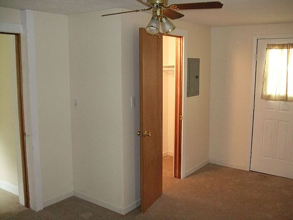 Walk-In Closet in MBR