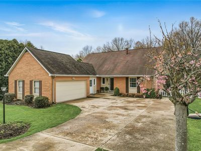 644 S Buhl Farm Dr, Hermitage, PA, 16148