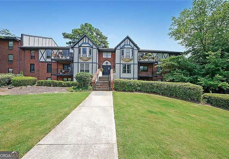 6851 Roswell Rd #O3 — Photo 3