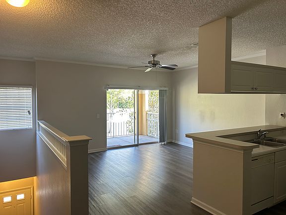 3rd image of 1923 Arbor Lakes Cir