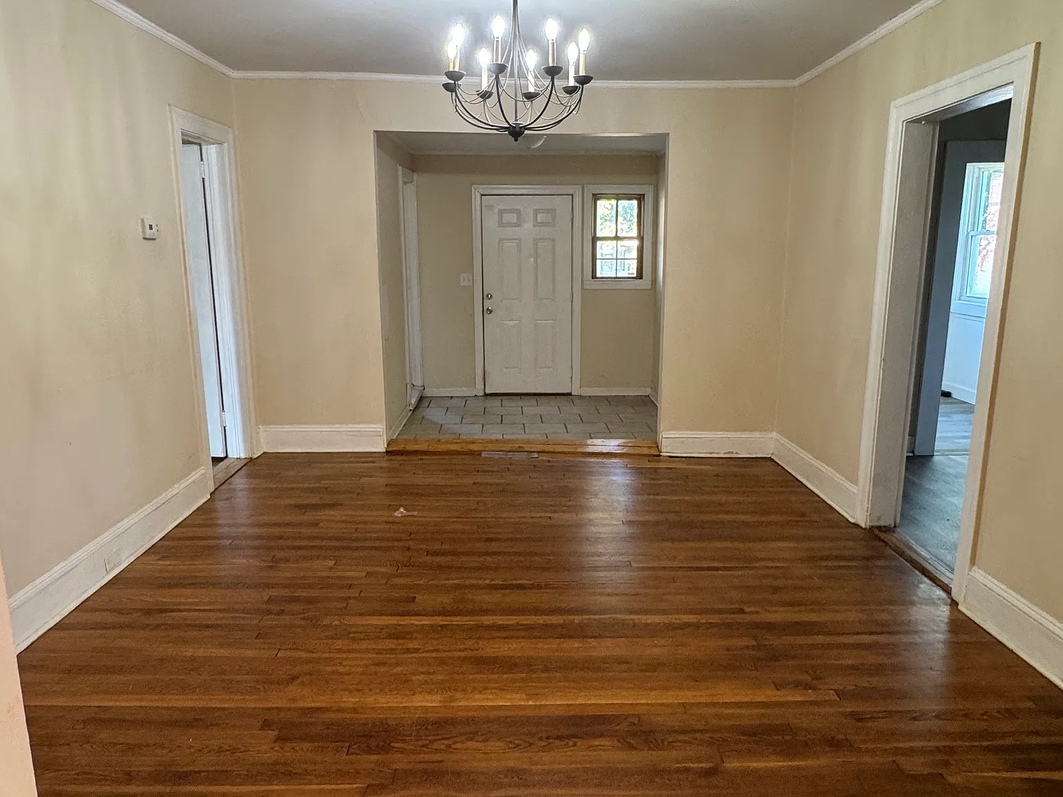 3 bed, 1855 sqft, $1,300 — Photo 3