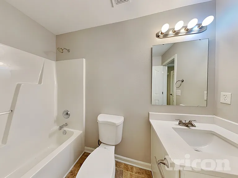 6716 Commack Dr — Photo 13