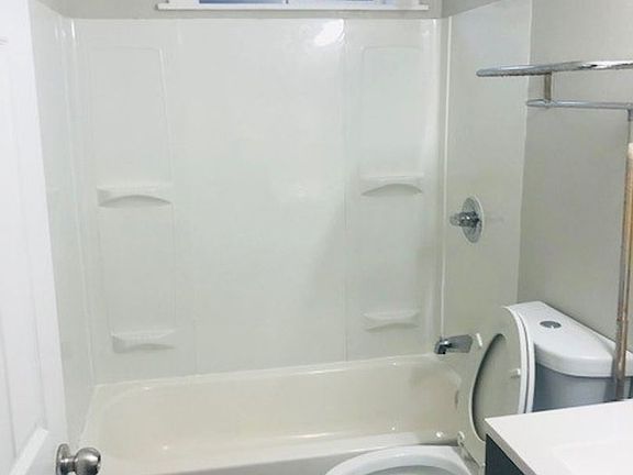 5th image of 4973 Parker Ave #A