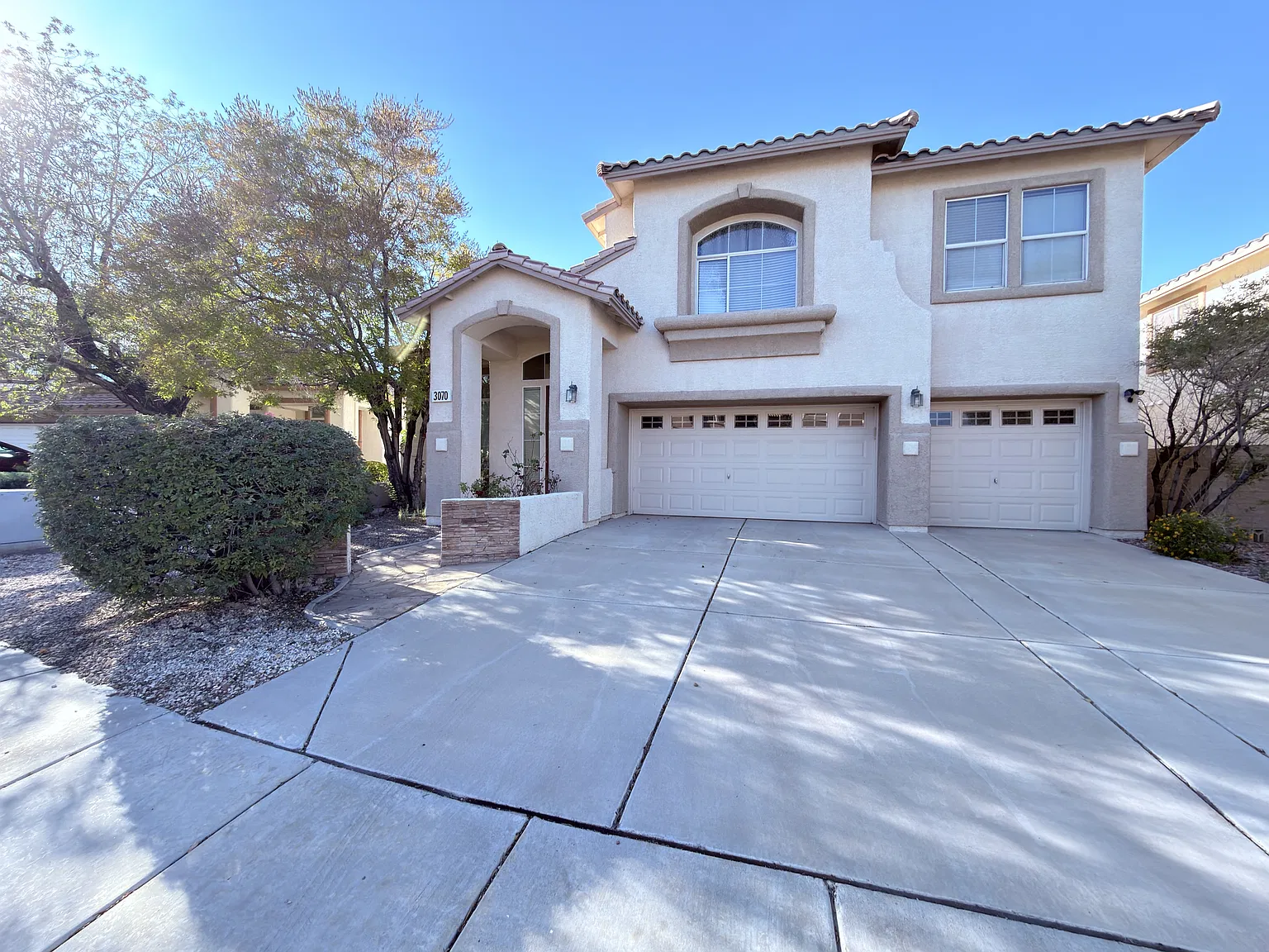 Whispering Crest Drive 3070 - 1 — Photo 1