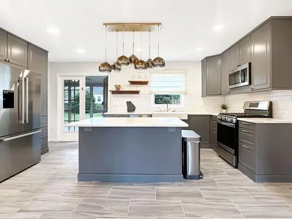 2484 Powers Ferry Dr SE, Marietta, GA 30067