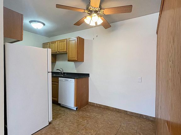 3rd image of 425 University Ave SE APT 106