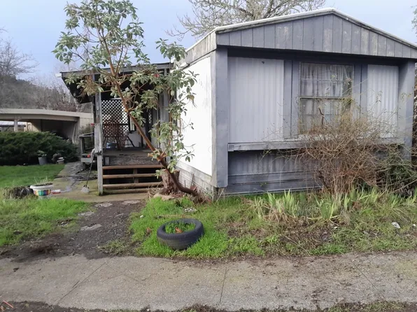 701 Leiken Ln, Roseburg, OR 97470